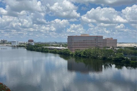 Condo in Miami, Florida, 2 bedrooms  № 1983594