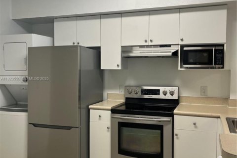 Condo in Miami, Florida, 2 bedrooms № 1983594 - photo 27