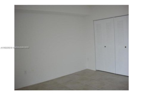 Condo in Miami, Florida, 2 bedrooms № 1983594 - photo 21