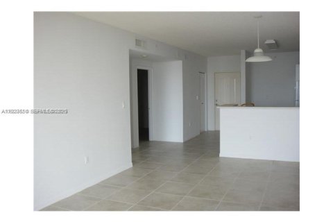 Condo in Miami, Florida, 2 bedrooms № 1983594 - photo 16