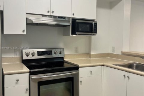 Condo in Miami, Florida, 2 bedrooms № 1983594 - photo 26