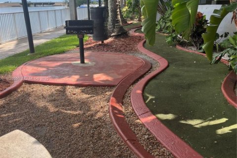 Condo in Miami, Florida, 2 bedrooms № 1983594 - photo 12