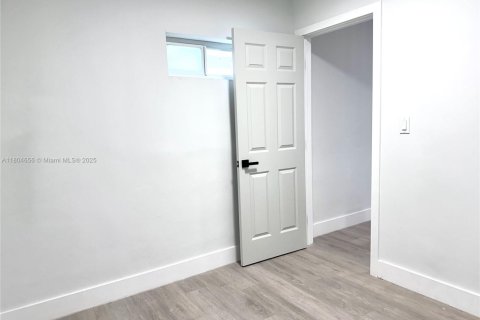 Casa en venta en Hollywood, Florida, 3 dormitorios, 121.89 m2 № 1700931 - foto 16