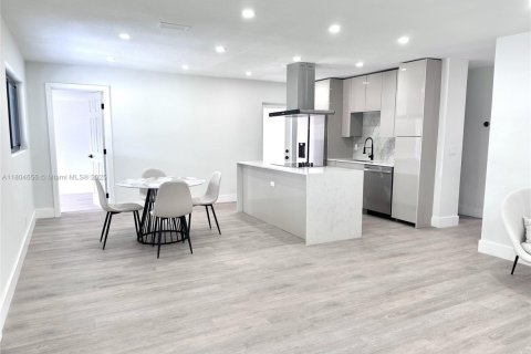 Casa en venta en Hollywood, Florida, 3 dormitorios, 121.89 m2 № 1700931 - foto 5