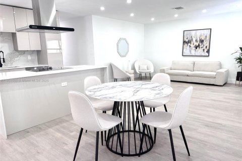 Casa en venta en Hollywood, Florida, 3 dormitorios, 121.89 m2 № 1700931 - foto 13