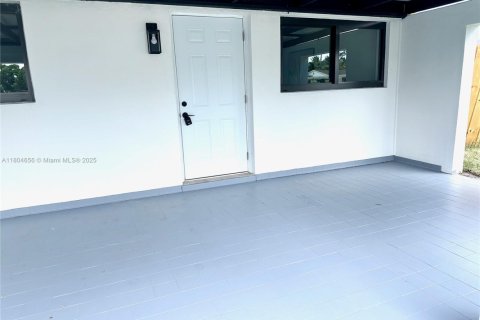 Casa en venta en Hollywood, Florida, 3 dormitorios, 121.89 m2 № 1700931 - foto 30
