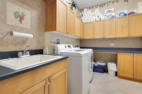 Casa en venta en Sanford, Florida, 5 dormitorios, 348.94 m2 № 1755275 - foto 28