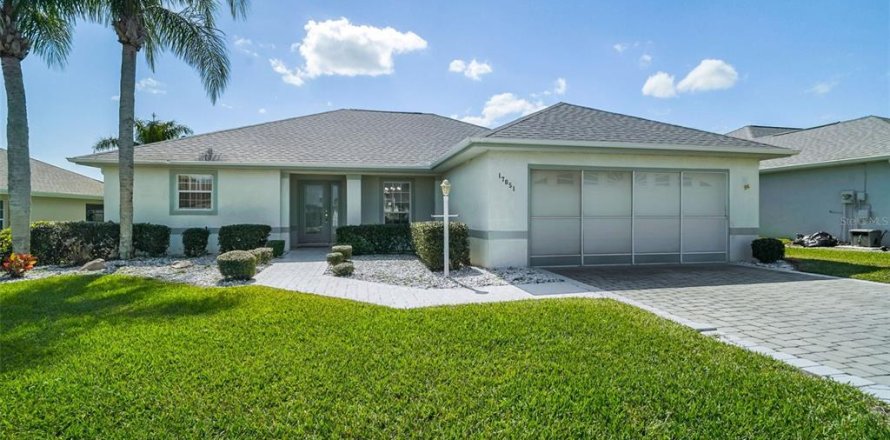 Casa en Summerfield, Florida 3 dormitorios, 161.09 m2 № 1556462