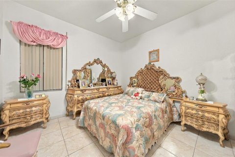 Villa ou maison à vendre à Port Charlotte, Floride: 4 chambres, 294.41 m2 № 2405621 - photo 29