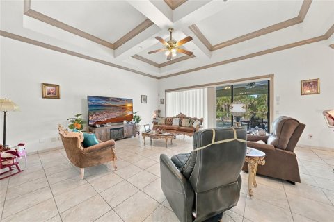 Villa ou maison à vendre à Port Charlotte, Floride: 4 chambres, 294.41 m2 № 2405621 - photo 10