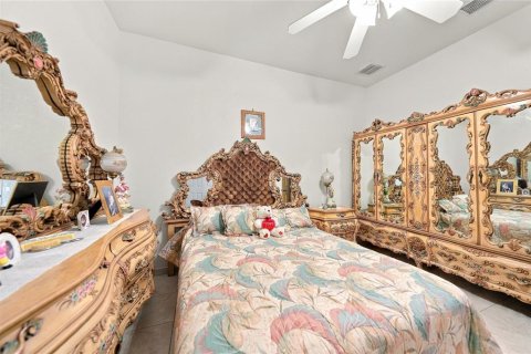 Villa ou maison à vendre à Port Charlotte, Floride: 4 chambres, 294.41 m2 № 2405621 - photo 28