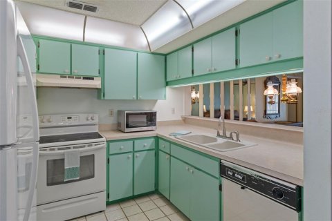 Condo in Hudson, Florida, 2 bedrooms  № 1733292 - photo 17
