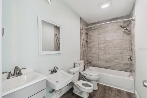 House in Saint Petersburg, Florida 2 bedrooms, 161.19 sq.m. № 2222437 - photo 20