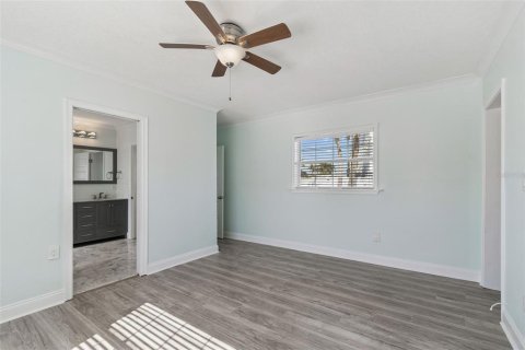 House in Saint Petersburg, Florida 2 bedrooms, 161.19 sq.m. № 2222437 - photo 22