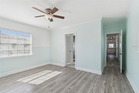 House in Saint Petersburg, Florida 2 bedrooms, 161.19 sq.m. № 2222437 - photo 23