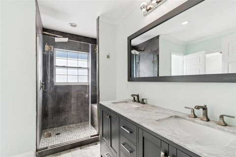 House in Saint Petersburg, Florida 2 bedrooms, 161.19 sq.m. № 2222437 - photo 21