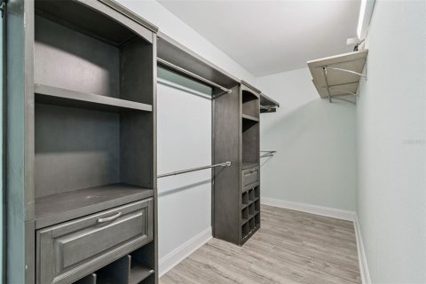 House in Saint Petersburg, Florida 2 bedrooms, 161.19 sq.m. № 2222437 - photo 24
