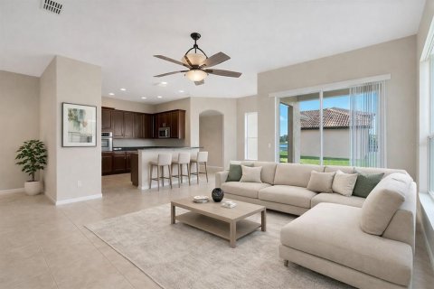 Villa ou maison à vendre à Kissimmee, Floride: 4 chambres, 228.35 m2 № 2133948 - photo 5