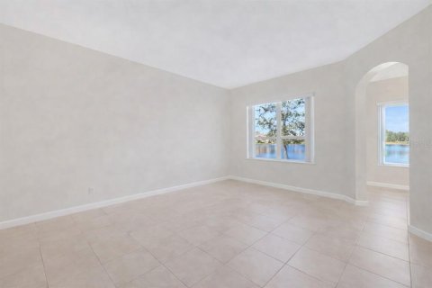 Villa ou maison à vendre à Kissimmee, Floride: 4 chambres, 228.35 m2 № 2133948 - photo 2