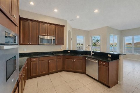 Villa ou maison à vendre à Kissimmee, Floride: 4 chambres, 228.35 m2 № 2133948 - photo 7