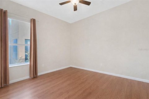 Villa ou maison à vendre à Kissimmee, Floride: 4 chambres, 228.35 m2 № 2133948 - photo 13