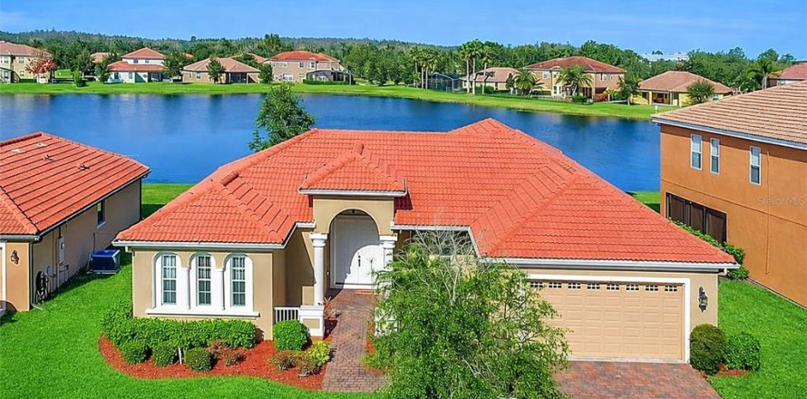 Villa ou maison à Kissimmee, Floride 4 chambres, 228.35 m2 № 2133948