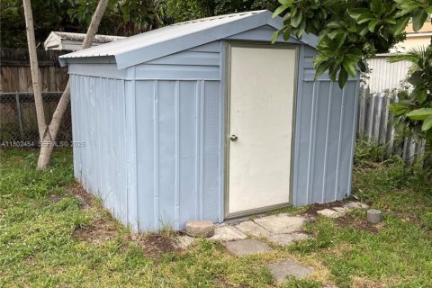 Villa ou maison à vendre à Hollywood, Floride: 2 chambres, 66.89 m2 № 1758817 - photo 14