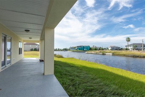 Casa en venta en Hernando Beach, Florida, 3 dormitorios, 151.43 m2 № 1736369 - foto 15