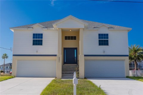 Casa en venta en Hernando Beach, Florida, 3 dormitorios, 151.43 m2 № 1736369 - foto 9