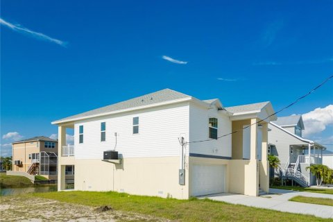Casa en venta en Hernando Beach, Florida, 3 dormitorios, 151.43 m2 № 1736369 - foto 10