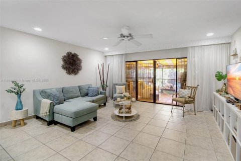 Villa ou maison à vendre à Miami Lakes, Floride: 3 chambres, 118.45 m2 № 1951273 - photo 7