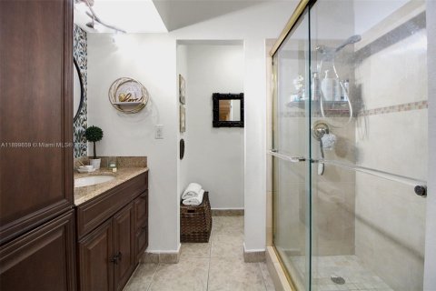 Villa ou maison à vendre à Miami Lakes, Floride: 3 chambres, 118.45 m2 № 1951273 - photo 11