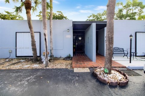 Villa ou maison à vendre à Miami Lakes, Floride: 3 chambres, 118.45 m2 № 1951273 - photo 1