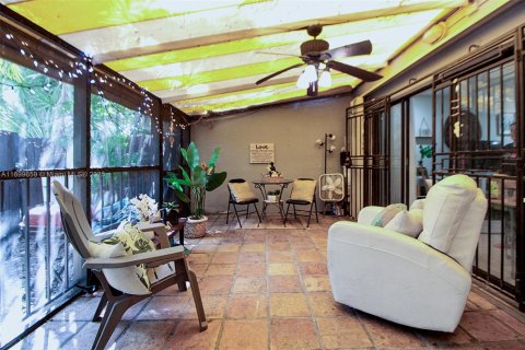 Villa ou maison à vendre à Miami Lakes, Floride: 3 chambres, 118.45 m2 № 1951273 - photo 21