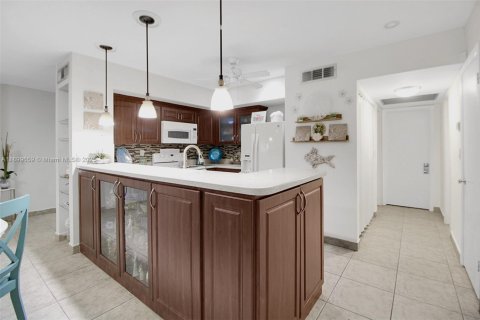 Villa ou maison à vendre à Miami Lakes, Floride: 3 chambres, 118.45 m2 № 1951273 - photo 5