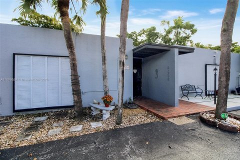 Villa ou maison à vendre à Miami Lakes, Floride: 3 chambres, 118.45 m2 № 1951273 - photo 2