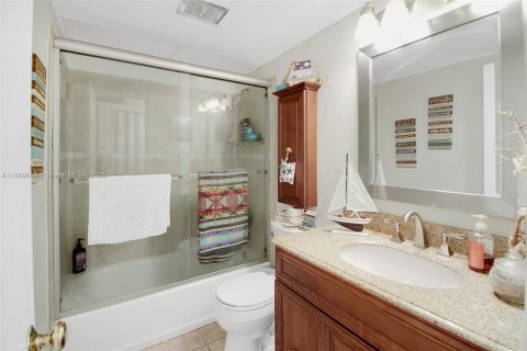 Villa ou maison à vendre à Miami Lakes, Floride: 3 chambres, 118.45 m2 № 1951273 - photo 14