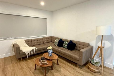 Снять в аренду виллу или дом в Майами, Флорида 4 спальни, 157.93м2, № 1952742 - фото 7