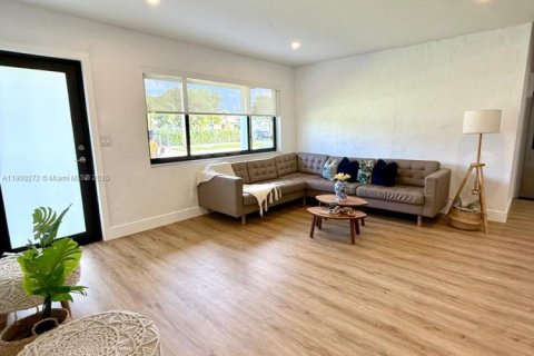 Снять в аренду виллу или дом в Майами, Флорида 4 спальни, 157.93м2, № 1952742 - фото 30