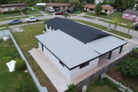 Снять в аренду виллу или дом в Майами, Флорида 4 спальни, 157.93м2, № 1952742 - фото 3