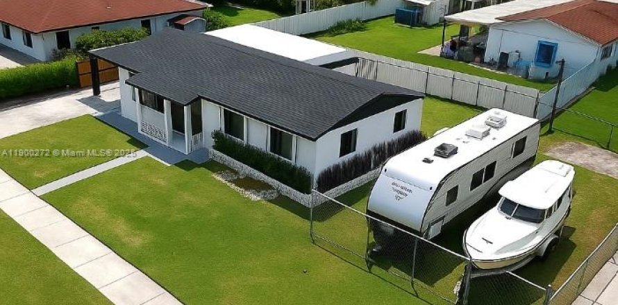 Дом в Майами, Флорида 4 спальни, 157.93м2 № 1952742