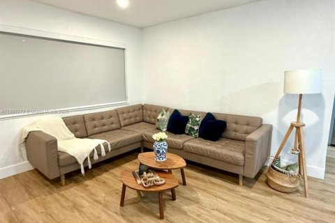 Снять в аренду виллу или дом в Майами, Флорида 4 спальни, 157.93м2, № 1952742 - фото 10