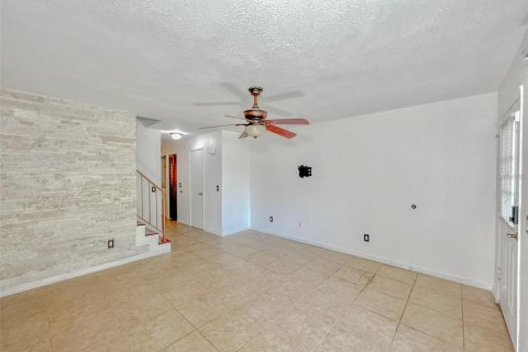 Townhouse in Tampa, Florida 2 bedrooms, 108.7 sq.m. № 1884574 - photo 6