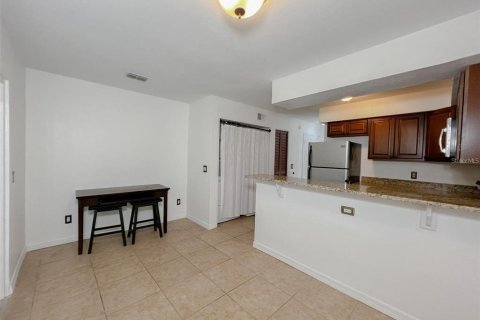Townhouse in Tampa, Florida 2 bedrooms, 108.7 sq.m. № 1884574 - photo 11