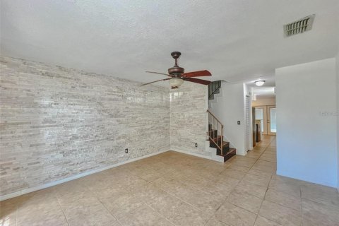 Townhouse in Tampa, Florida 2 bedrooms, 108.7 sq.m. № 1884574 - photo 7