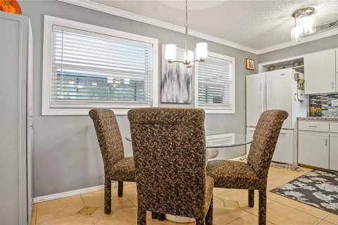 House in Tavares, Florida 3 bedrooms, 97.83 sq.m. № 1782563 - photo 12