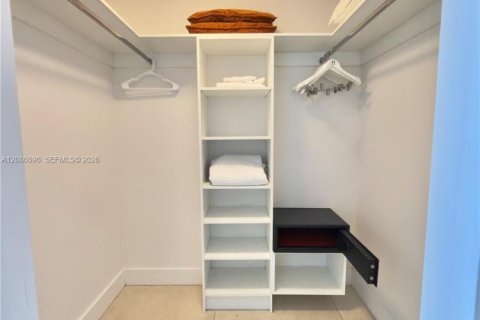 Appartement à louer à Hollywood, Floride: 2 chambres, 104.61 m2 № 2367803 - photo 12