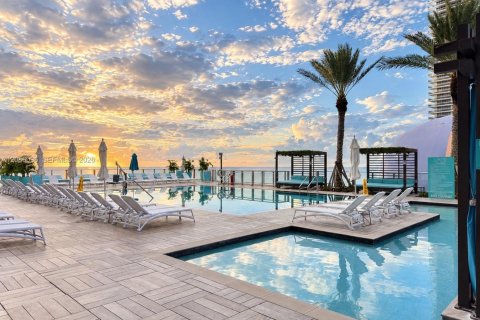 Appartement à louer à Hollywood, Floride: 2 chambres, 104.61 m2 № 2367803 - photo 24