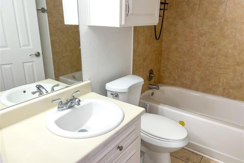 Condo in Orlando, Florida, 3 bedrooms  № 1881355 - photo 8
