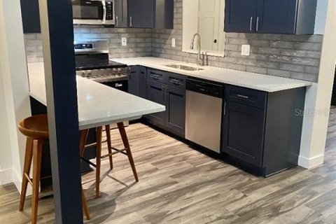 Casa en venta en Tampa, Florida, 4 dormitorios, 142.51 m2 № 1847567 - foto 10